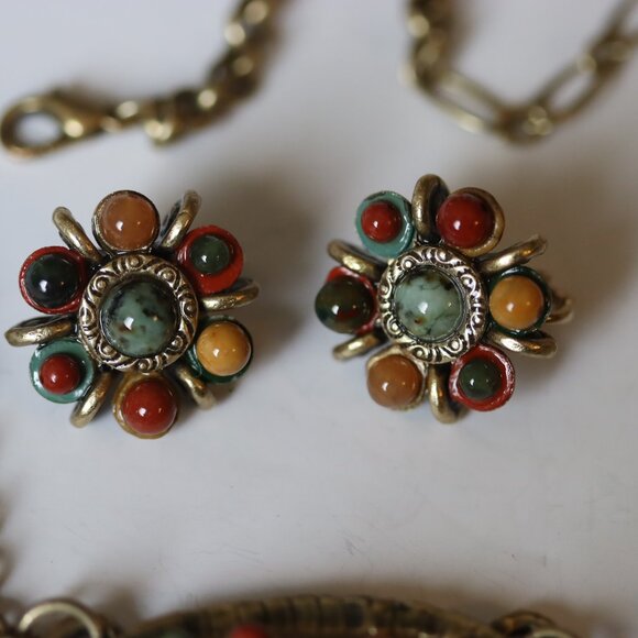 Vintage Signed Michael Golan Medallion Pendant Necklace Matching ClipOn Earrings - Picture 2 of 5